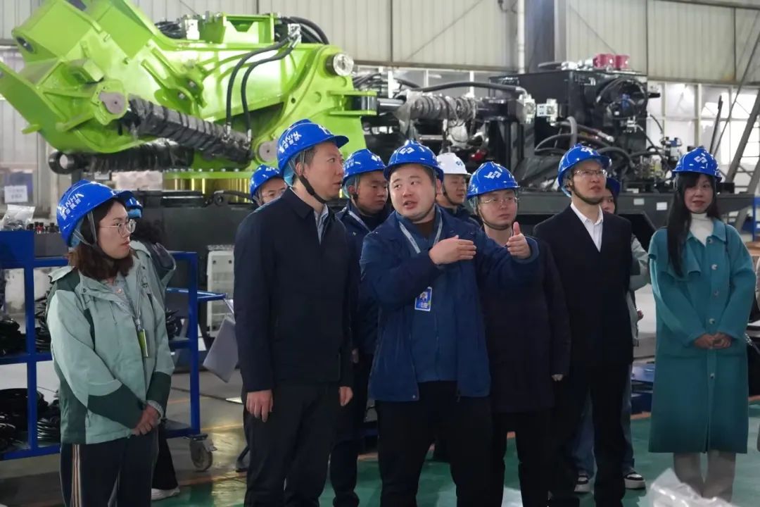 四川省司法廳領導調研藍海，并召開中小企業權益保障座談會(圖2)