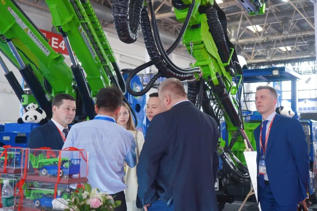 【BICES 2025現(xiàn)場回顧】藍海智能圓滿收官第十七屆北京工程機械展(圖3)