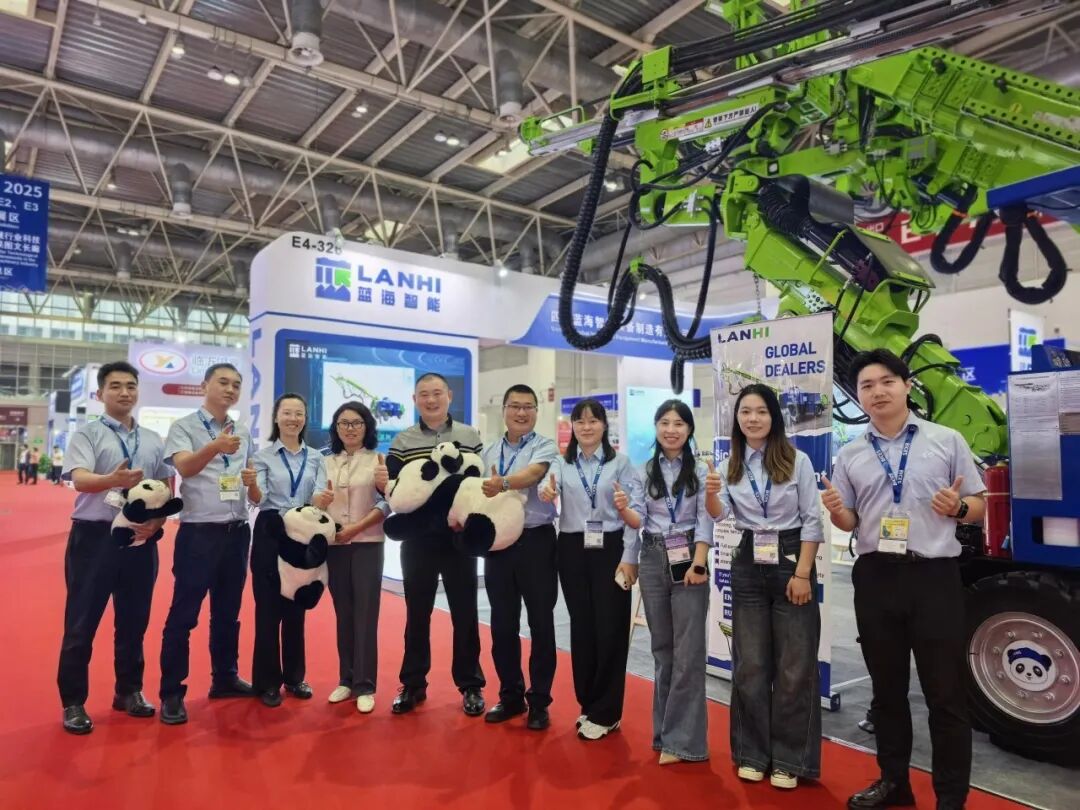 【BICES 2025現(xiàn)場回顧】藍海智能圓滿收官第十七屆北京工程機械展(圖5)